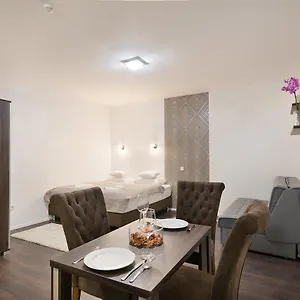 Paulay Downtown **** Budapest